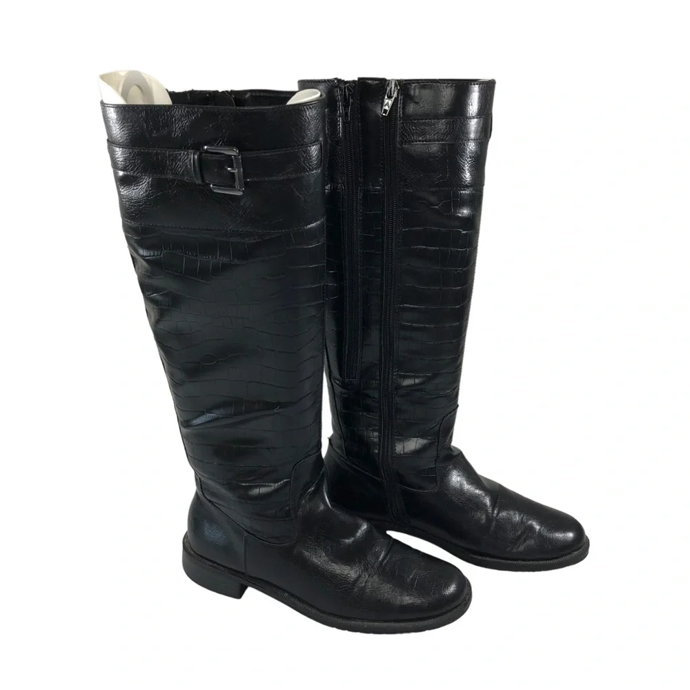 Black leather knee-high Boots low heeled boots with Silver Buckle in size 8
